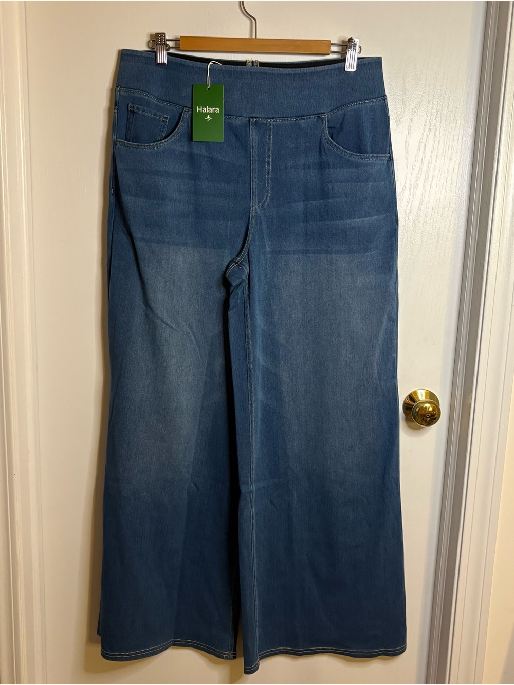 HALARA Wide-Leg Flare Jeans in Medium Blue
